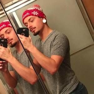 Meet your Posher, Phoenix